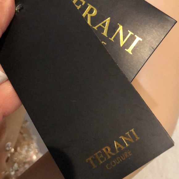 TERANI COUTURE - Picture 9 of 9